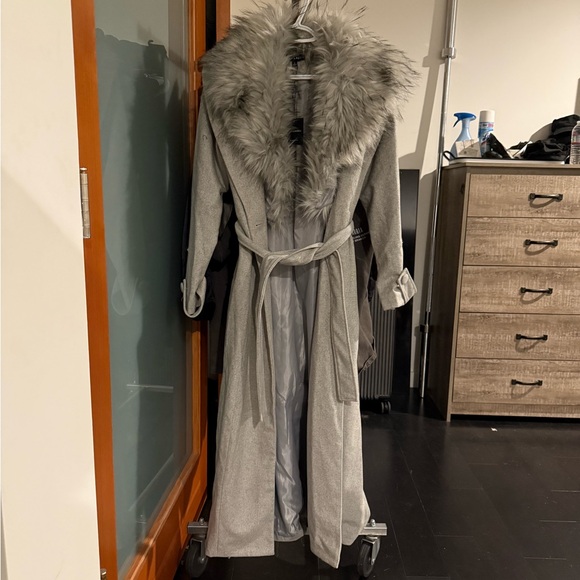 NWT JLUXLABEL grey trench coat with fur neckline - Picture 3 of 3